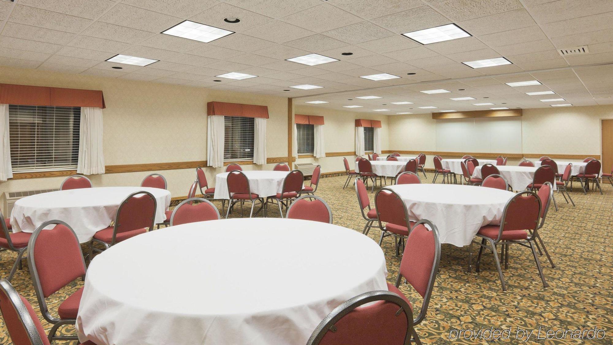 Hotel Baymont By Wyndham Portage Facilidades foto